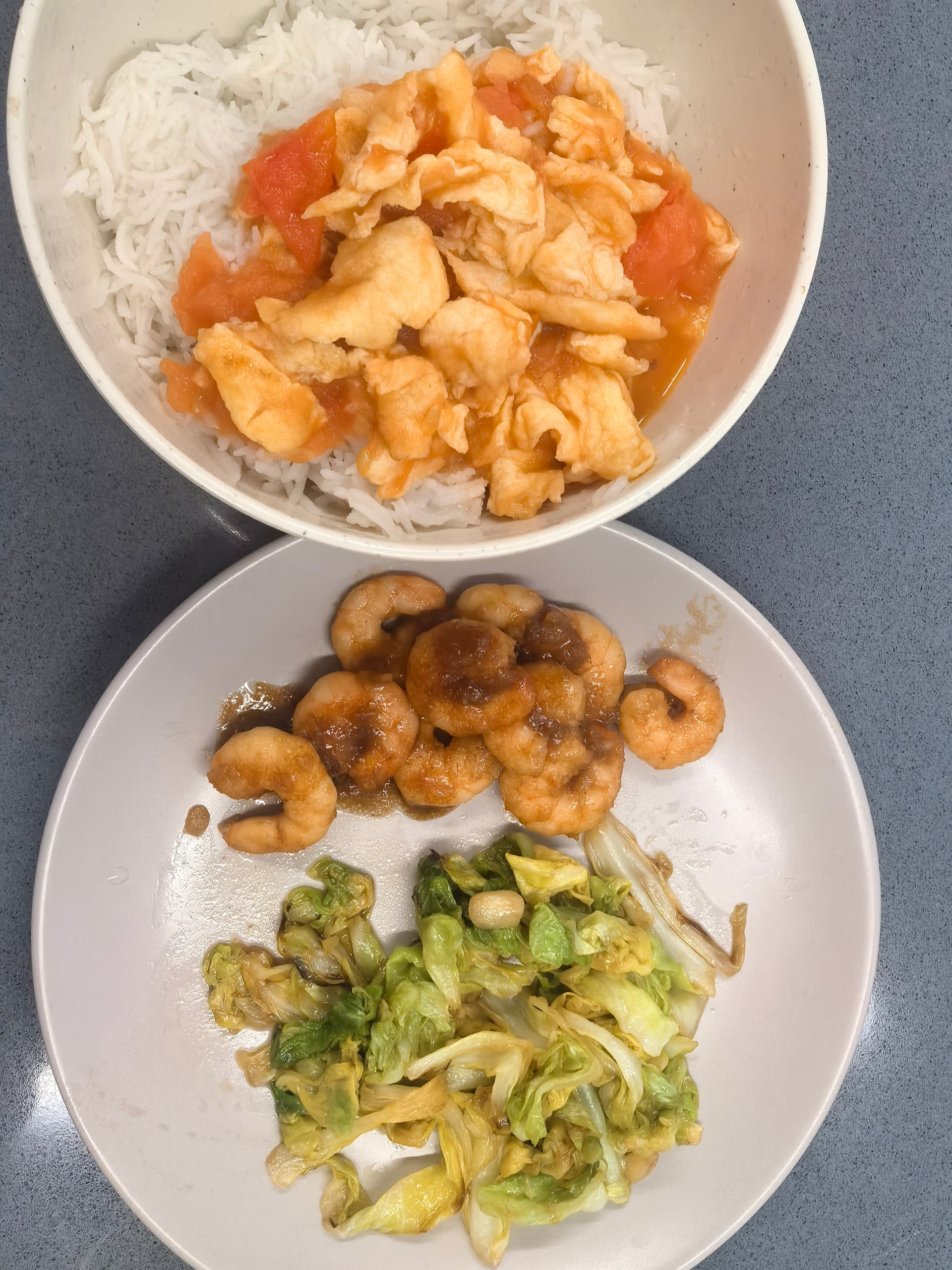 Home cooking — Tomato egg rice with shrimp and greens